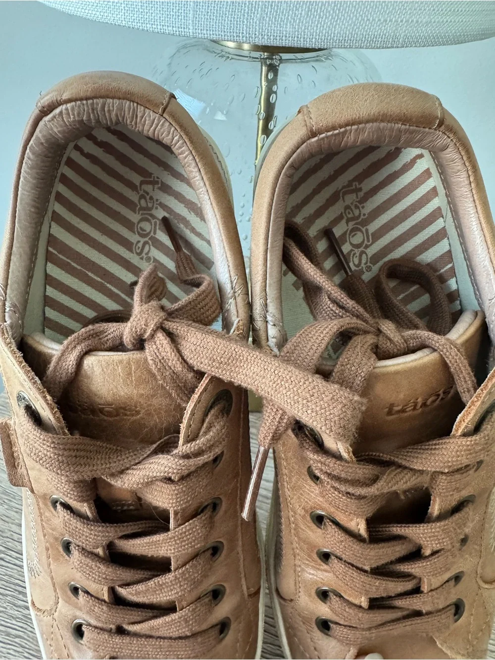 Taos Footwear Plim Soul Lux Leather Sneakers, Caramel, women’s 8, EUC